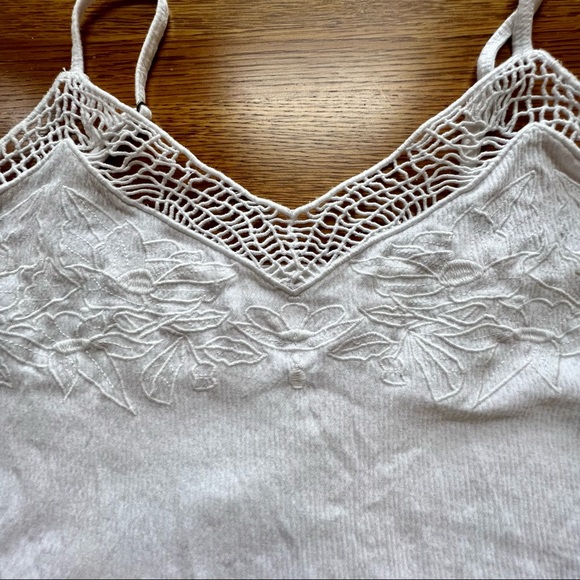 ⭐️ NWT O’Neill White Lace Tank Top Adjustable Straps Size MEDIUM - Picture 12 of 16